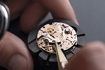 武汉欧米茄手表有水雾维修